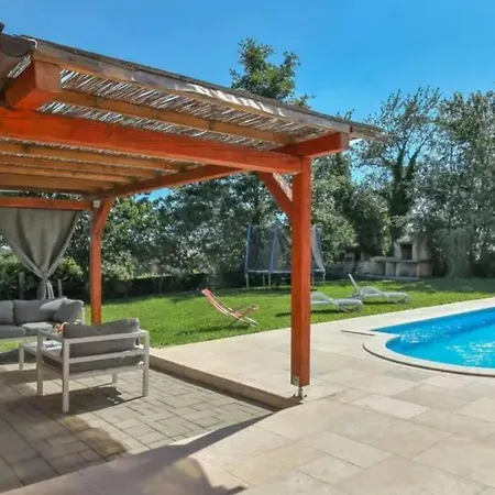 Дом отдыха Simac With Pool And Whirlpool - Happy *