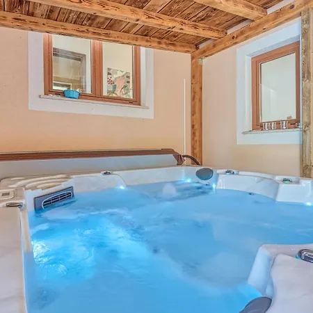 Дом отдыха Simac With Pool And Whirlpool - Happy Пазин