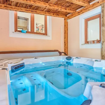 Feriehus Simac With Pool And Whirlpool - Happy *