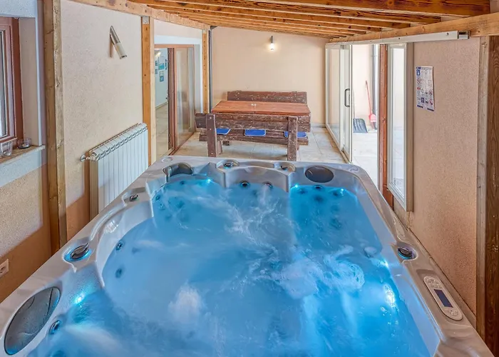 Simac With Pool And Whirlpool - Happy